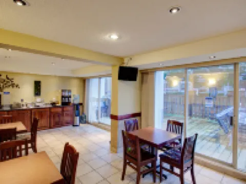 Travelodge by Wyndham Nanaimo Hotels in Nanaimo