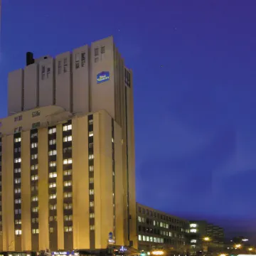 Best Western Ville-Marie Montreal Hotel  Suites Отели рядом с достопримечательностью «Музей Маккорд»