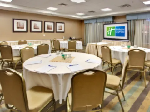 Holiday Inn Express & Suites KINGSTON CENTRAL by IHG Hoteles en Kingston