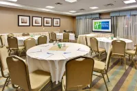 Holiday Inn Express & Suites Kingston Central