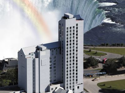The Oakes Hotel Overlooking the Falls