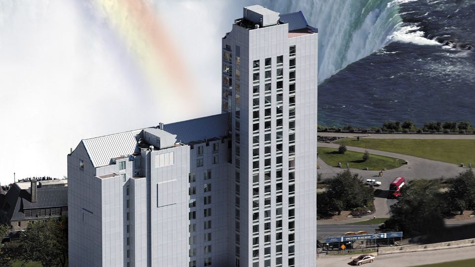 The Oakes Hotel Overlooking the Falls