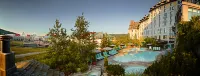 Fairmont Tremblant - Rooftop Pools