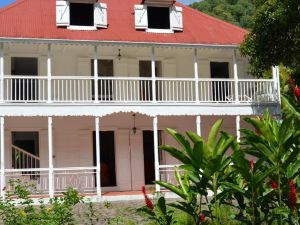 Villa de 6 Chambres Avec Wifi a Vieux Habitants a 3 km de la Plage