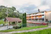 Hawthorn Extended Stay by Wyndham Chambersburg - 2-Star