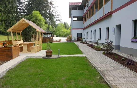 拉布內霍夫斯瑪特公寓