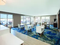 La Quinta Inn & Suites by Wyndham Philadelphia Airport Hotels in Delaware County