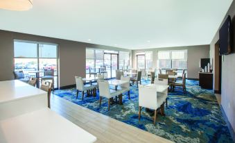 La Quinta Inn & Suites by Wyndham Philadelphia Airport