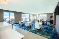 La Quinta Inn & Suites by Wyndham Philadelphia Airport Hotels in Ridley Township