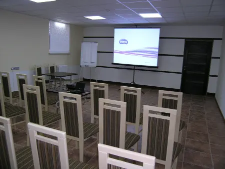 Hotel Neman (Неман) Отели рядом с достопримечательностью «Касцёл Святога Францішка Ксаверыя»