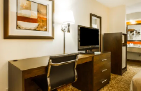 Rodeway Inn & Suites