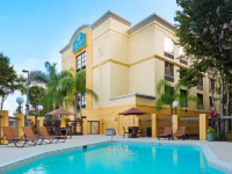 Comfort Inn & Suites Tampa North I-75 โรงแรมในแทมปา