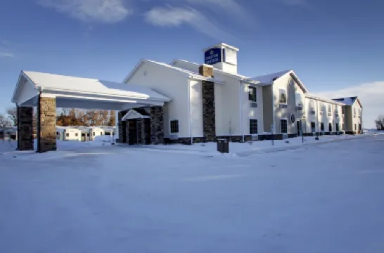 Cobblestone Inn & Suites - Rugby Hotel di 