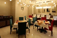 Vesta Sapphire Jaipur - A City Center Hotel - vue sur la montagne