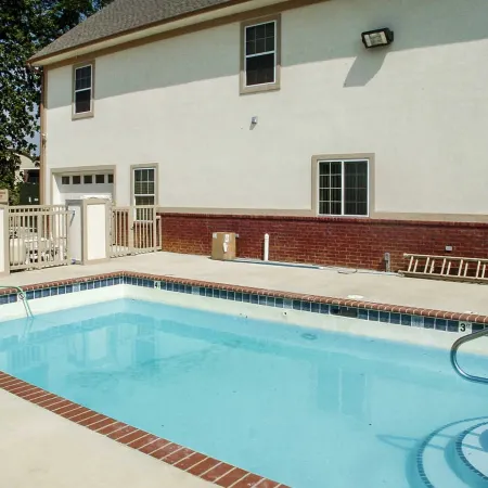 Bryant Inn & Suites