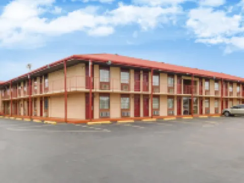 Rodeway Inn Broken Bow-Hochatown Hotels in Broken Bow