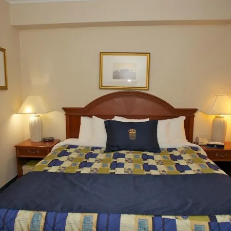 Monte Carlo Inn Toronto West Suites