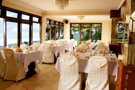 The Jayakarta Cisarua Отели рядом с достопримечательностью «Таман Сафари Индонезия Богор»