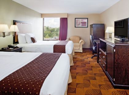 La Quinta Inn & Suites by Wyndham Memphis Airport Graceland