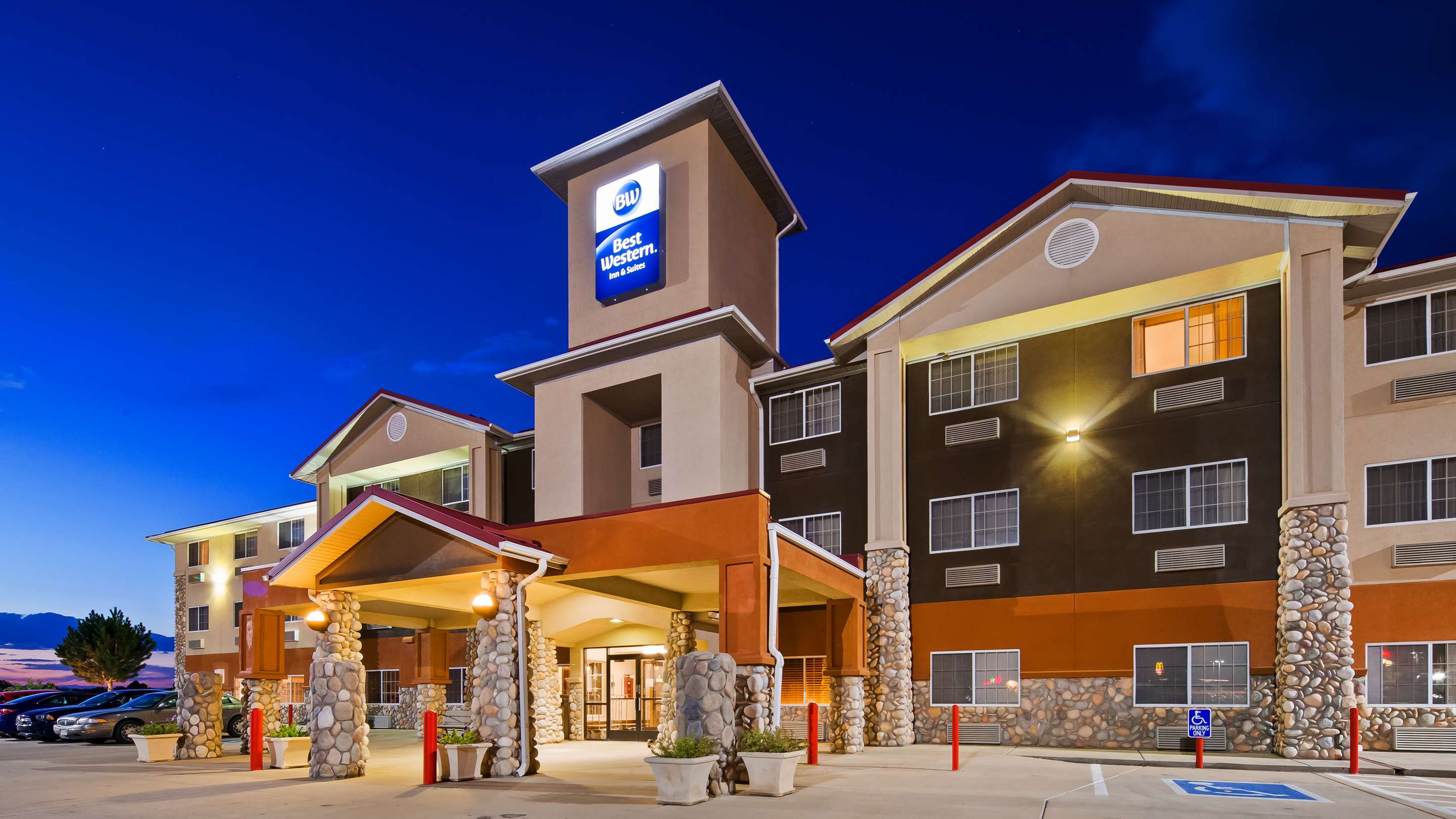 Best Western Firestone Inn & Suites