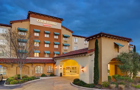 帕索羅布爾斯萬怡酒店