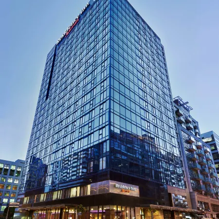 Residence Inn by Marriott Toronto Downtown / Entertainment District Отели рядом с достопримечательностью «Арена «Скоушабэнк»»