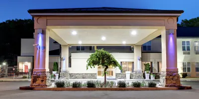 Holiday Inn Express Hurricane Mills (Waverly)