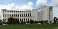 Holiday Inn & Suites Across From Universal Orlando Các khách sạn gần Orlando Museum of Art