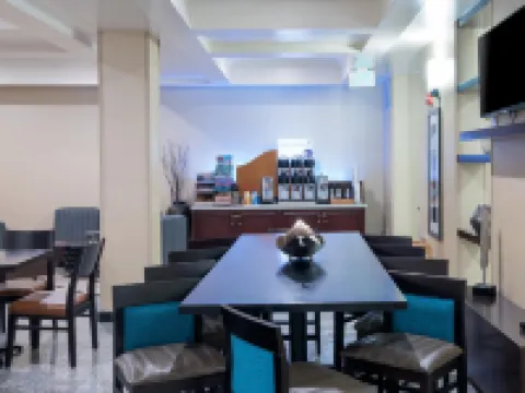 Holiday Inn Express & Suites LOS ANGELES AIRPORT HAWTHORNE by IHG Hoteles en Hawthorne