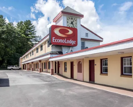 Econo Lodge Hotels in Windham County