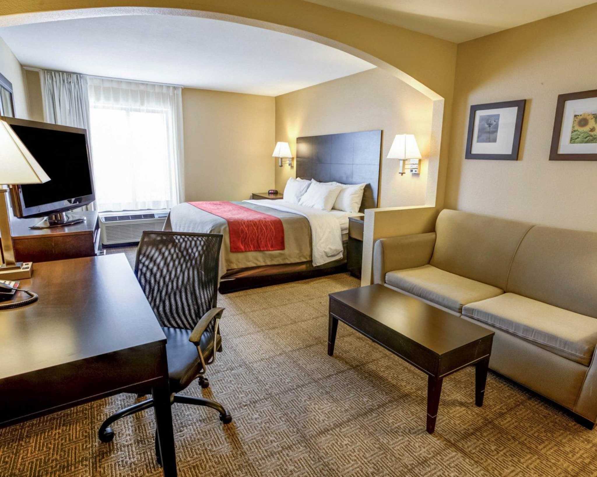 Quality Inn & Suites Lenexa Kansas City