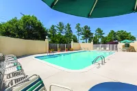 La Quinta Inn & Suites by Wyndham N Little Rock-McCain Mall Hotels in Pulaski County