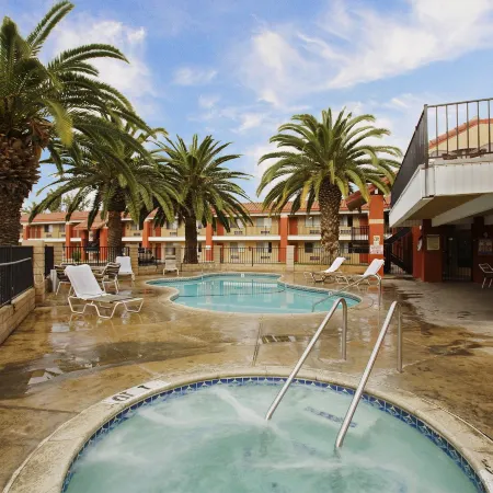 Days Inn by Wyndham Hemet