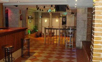 Hotel Sierra Oriente - Housity