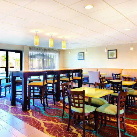 La Quinta Inn & Suites by Wyndham Bonita Springs Naples N.