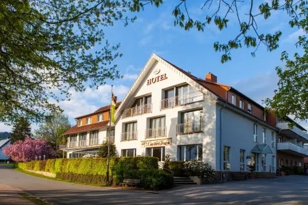 Landidyll Hotel Zum Freden Отели в г. Диссен-ам-Тойтобургер-Вальд