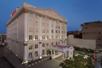 Ramada by Wyndham Amritsar Các khách sạn gần Sri Ram Tirath Temple