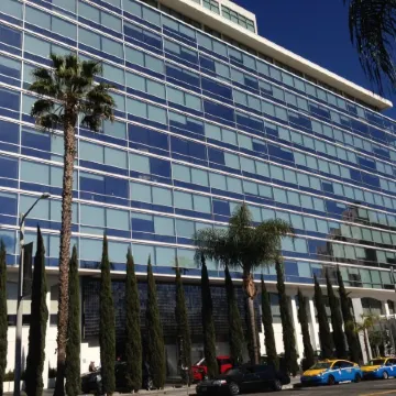 ANDAZ WEST HOLLYWOOD, BY HYATT Отели рядом с достопримечательностью «Улица Сансет-стрип»