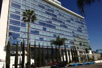 ANDAZ WEST HOLLYWOOD, BY HYATT Các khách sạn gần Rocky and Bullwinkle Statue