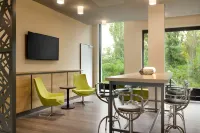 Super 8 by Wyndham Freiburg