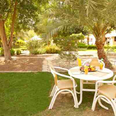 BM Beach Resort Hotel Exterior