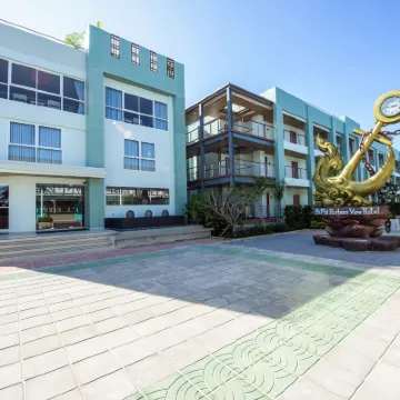 في في هاربور فيو هوتل Hotels near شاطئ لوه دالوم (Loh Dalum Beach)
