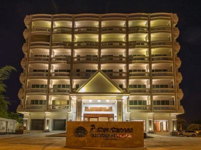 The Palm Hotel