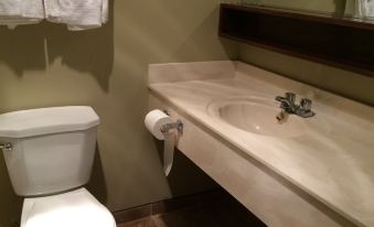 Desert Arms Hotel - Housity