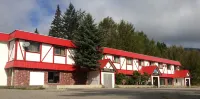 Villagers Inn Hotels near VISAC Gallery