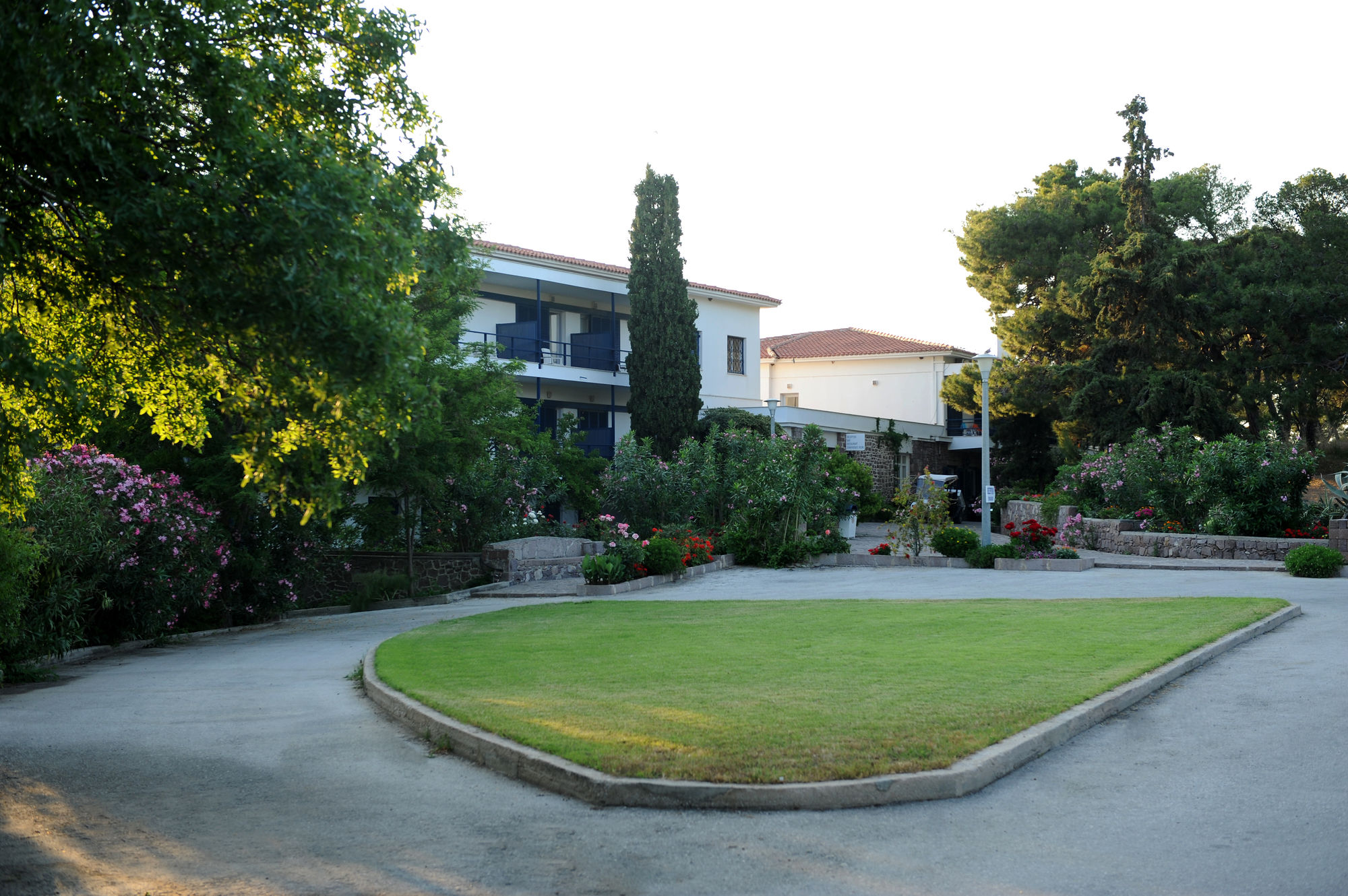 Delfinia Hotel & Bungalows