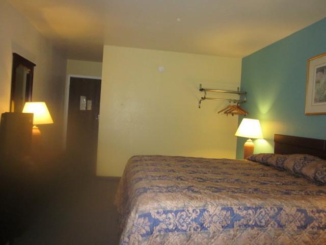 Super 8 by Wyndham Sallisaw