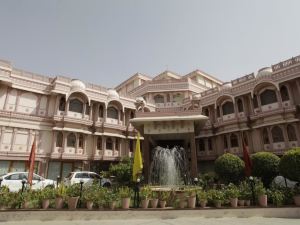 Hotel Raj Vilas Place