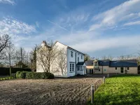 Eagle Mill Luxury Rooms Hotel a The Stukeleys