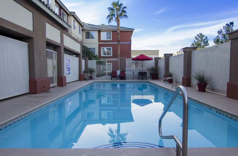 La Quinta Inn & Suites by Wyndham Las Vegas Red Rock photo 4